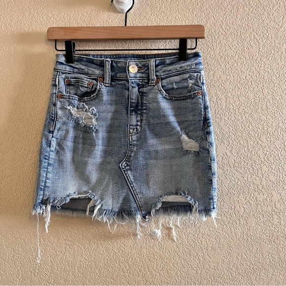 American Eagle Super Stretch High Rise Mini Distressed Skirt Size 0 - Picture 8 of 8